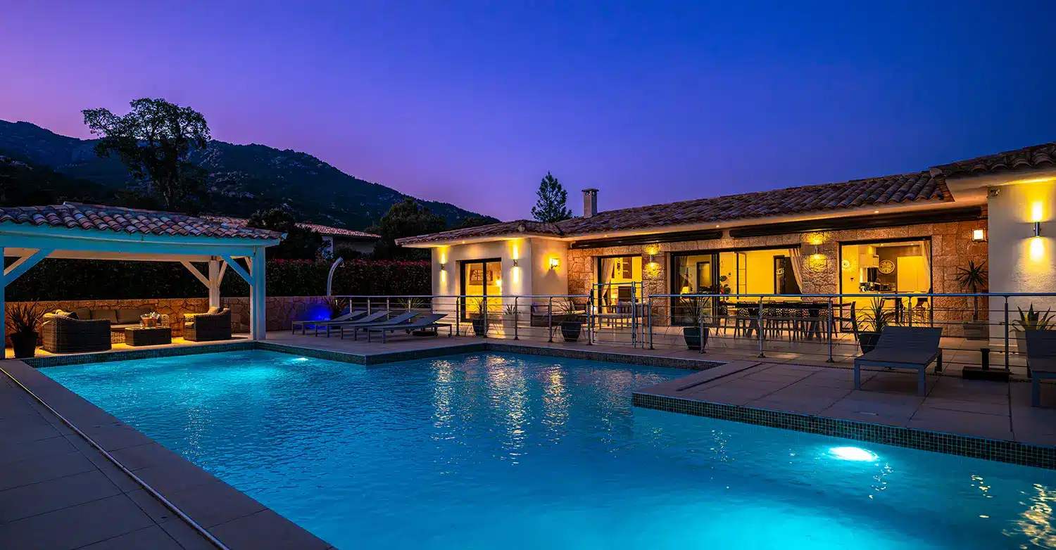 Terrasse, piscine et jardin Corse du sud